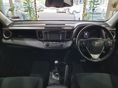 2017 Toyota RAV4 - Thumbnail