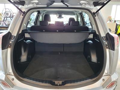 2017 Toyota RAV4 - Thumbnail