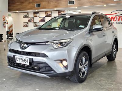 2017 Toyota RAV4 - Thumbnail