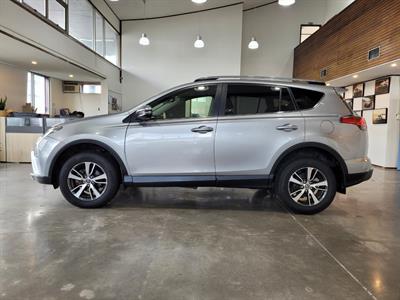 2017 Toyota RAV4 - Thumbnail