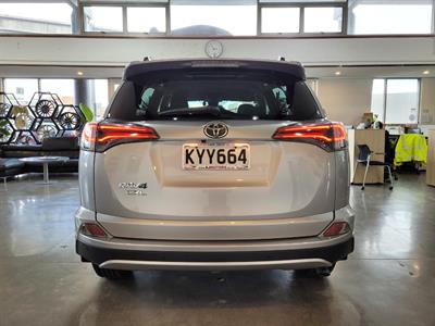 2017 Toyota RAV4 - Thumbnail