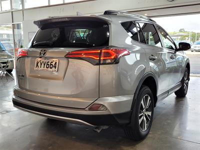 2017 Toyota RAV4 - Thumbnail
