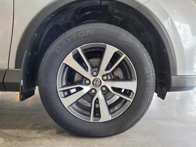 2017 Toyota RAV4 - Thumbnail