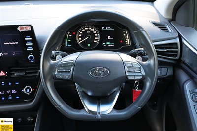 2022 Hyundai IONIQ - Thumbnail
