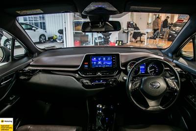 2018 Toyota C-HR - Thumbnail