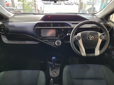 2015 Toyota Aqua - Thumbnail