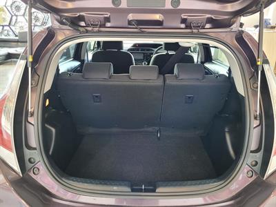 2015 Toyota Aqua - Thumbnail