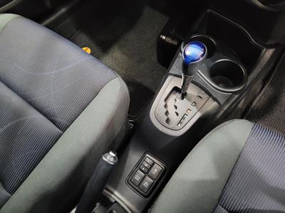 2015 Toyota Aqua - Thumbnail