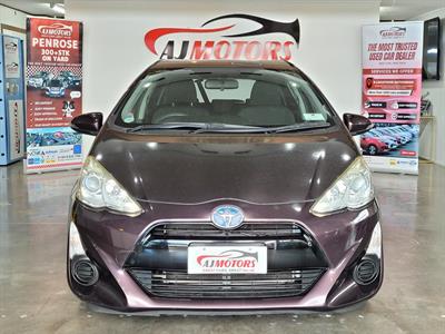 2015 Toyota Aqua - Thumbnail