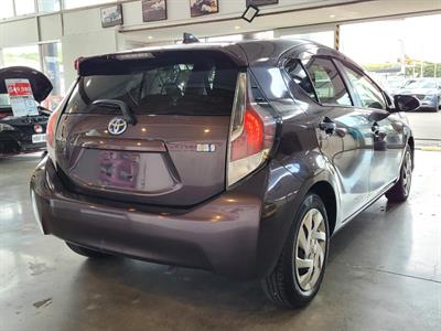 2015 Toyota Aqua - Thumbnail