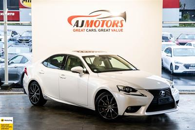 2014 Lexus IS 300h