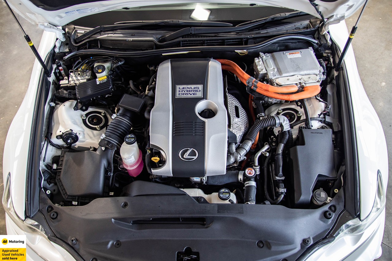 2014 Lexus IS 300h