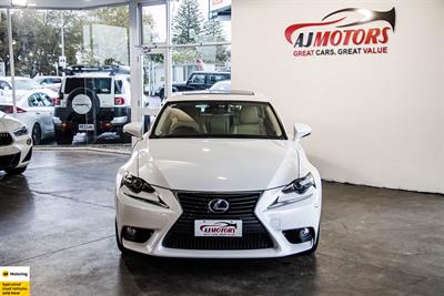 2014 Lexus IS 300h - Thumbnail