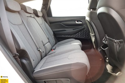 2019 Hyundai Santa Fe - Thumbnail