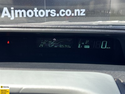 2013 Toyota Aqua - Thumbnail