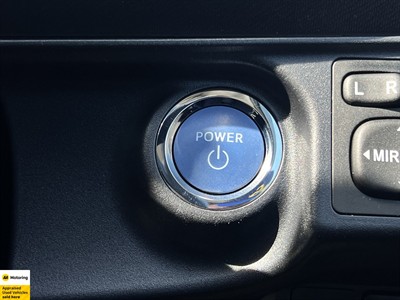 2013 Toyota Aqua - Thumbnail