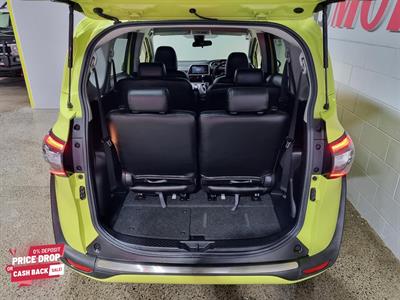 2016 Toyota Sienta - Thumbnail