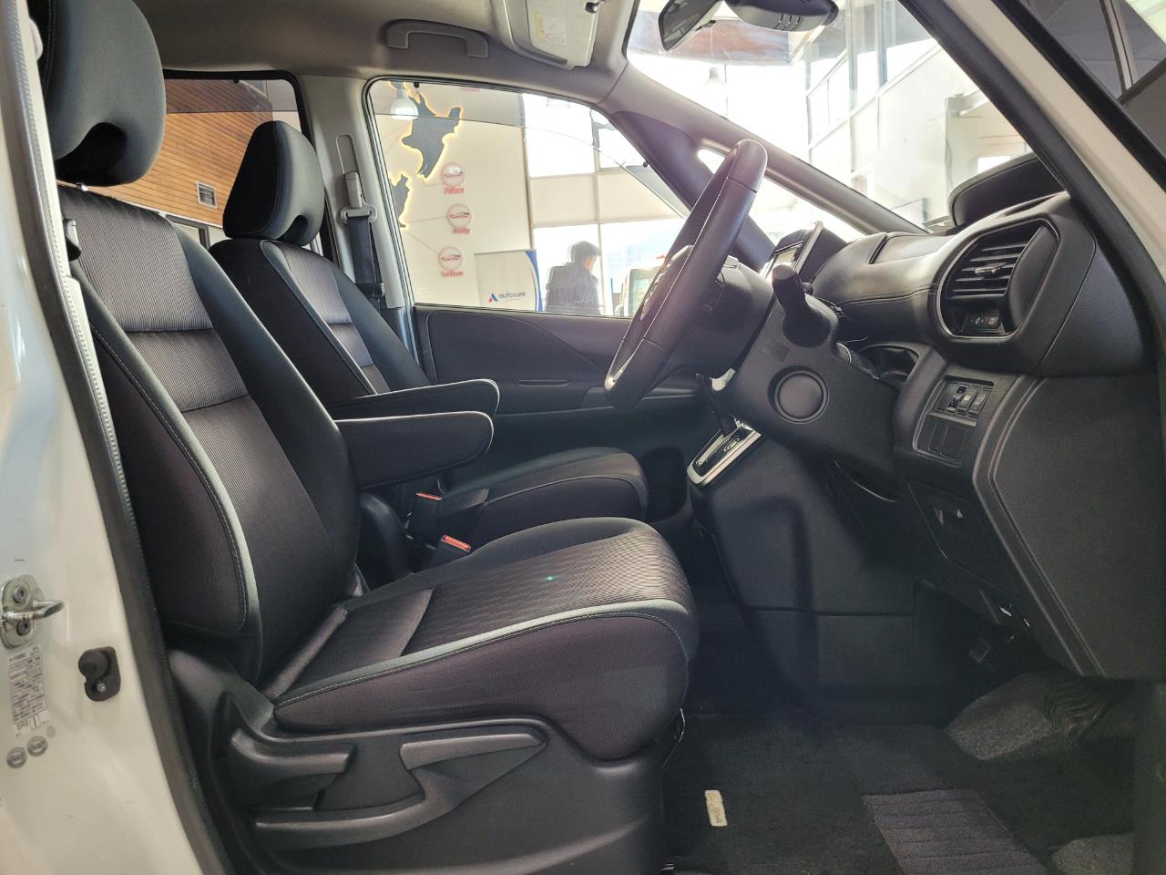 2016 Nissan Serena
