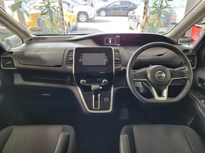 2016 Nissan Serena - Thumbnail