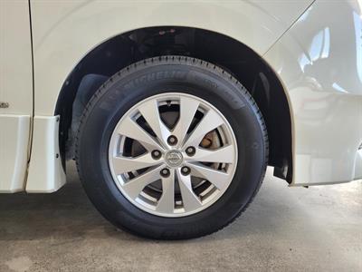 2016 Nissan Serena - Thumbnail