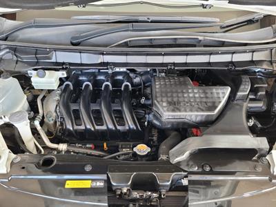 2016 Nissan Serena - Thumbnail
