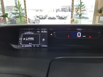 2016 Nissan Serena - Thumbnail