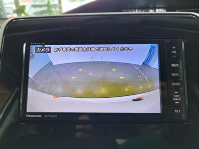 2016 Nissan Serena - Thumbnail