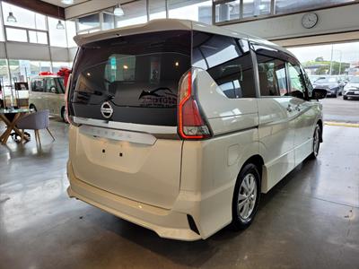 2016 Nissan Serena - Thumbnail