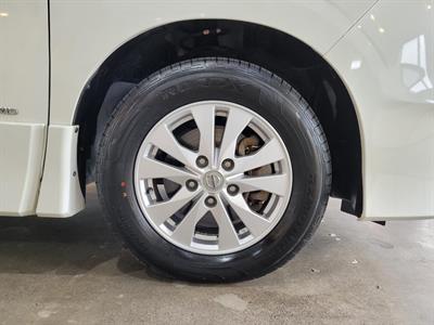 2016 Nissan Serena - Thumbnail