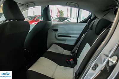 2012 Toyota Aqua - Thumbnail