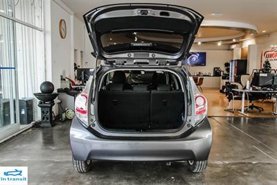 2012 Toyota Aqua - Thumbnail