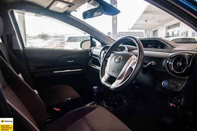 2016 Toyota Aqua - Thumbnail