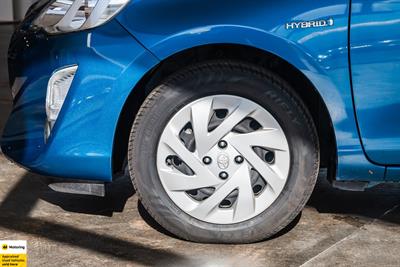 2016 Toyota Aqua - Thumbnail