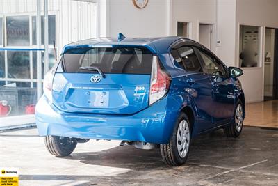 2016 Toyota Aqua - Thumbnail