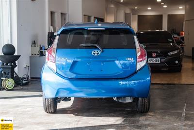 2016 Toyota Aqua - Thumbnail