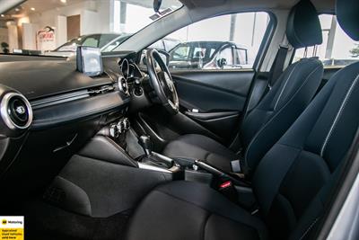 2020 Mazda MAZDA2 - Thumbnail
