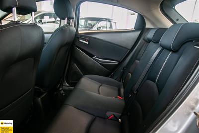 2020 Mazda MAZDA2 - Thumbnail