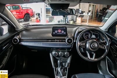2020 Mazda MAZDA2 - Thumbnail