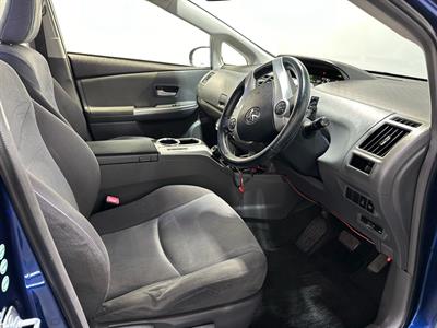 2012 Toyota Prius - Thumbnail
