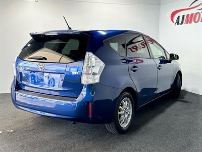 2012 Toyota Prius - Thumbnail