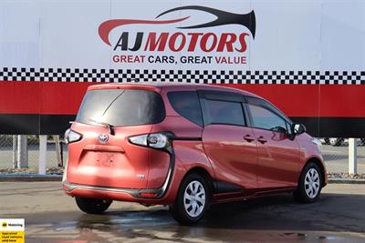 2016 Toyota Sienta - Thumbnail
