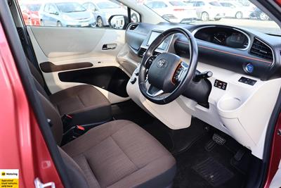 2016 Toyota Sienta - Thumbnail