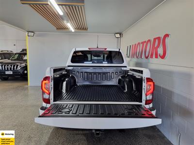 2021 Nissan Navara - Thumbnail