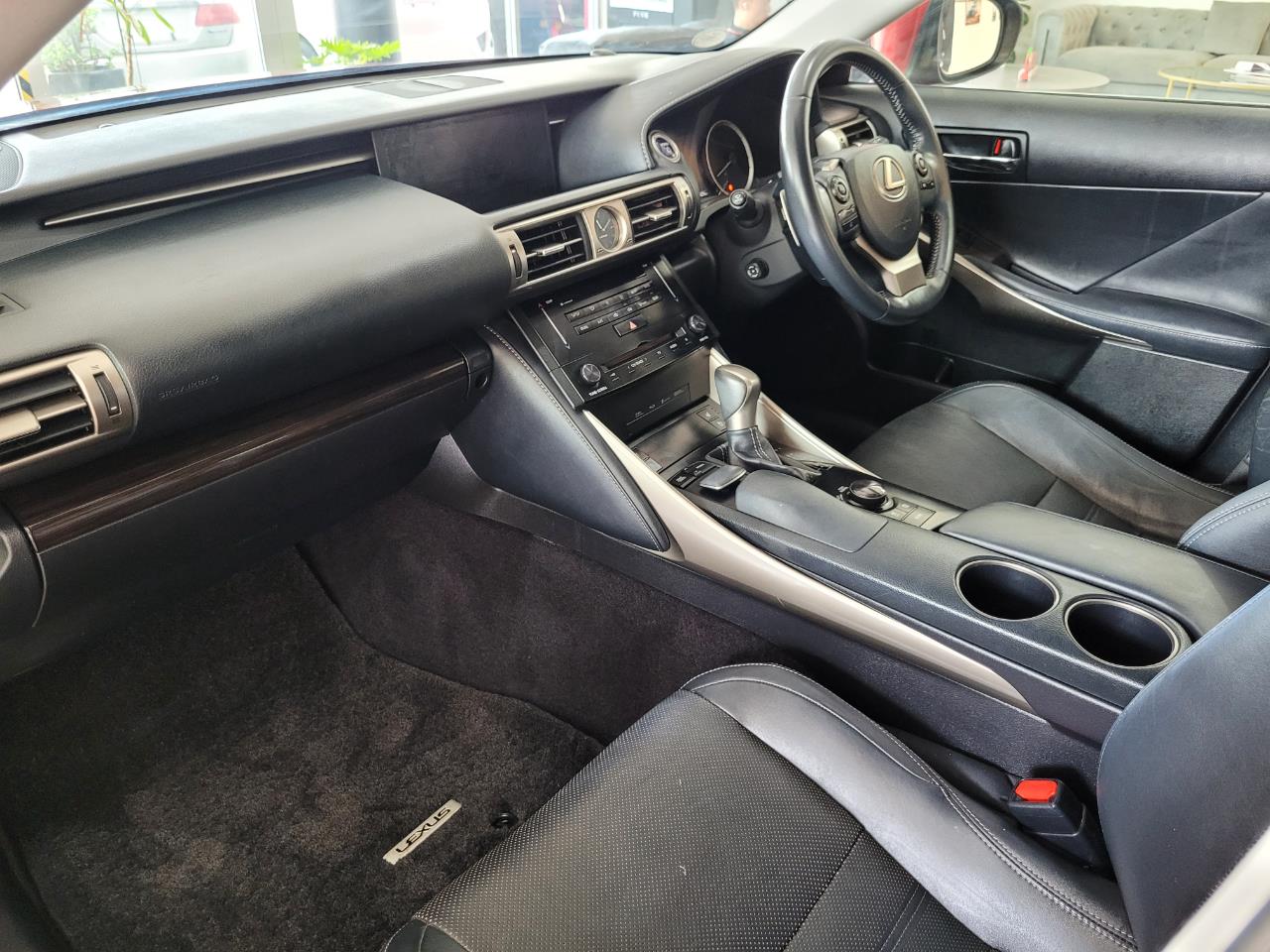 2013 Lexus IS 300h
