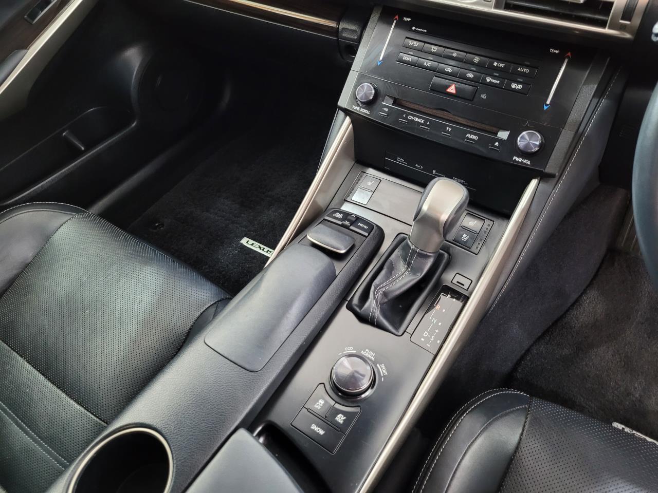 2013 Lexus IS 300h