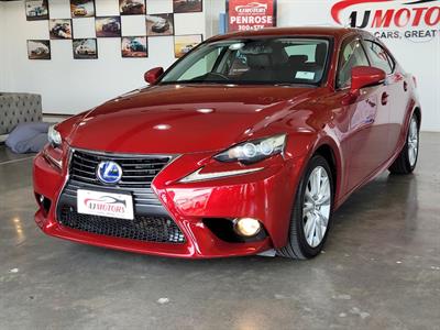 2013 Lexus IS 300h - Thumbnail