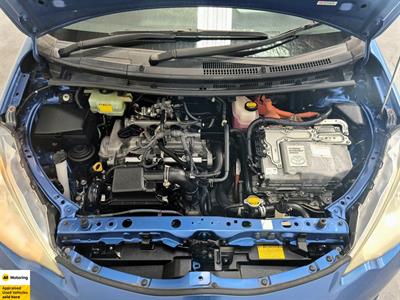 2013 Toyota Aqua - Thumbnail