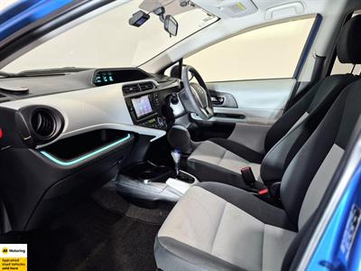 2013 Toyota Aqua - Thumbnail