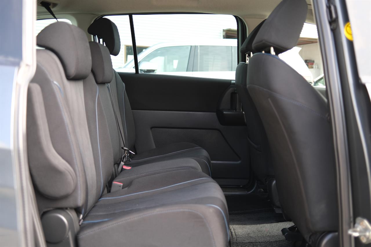 2012 Mazda Premacy