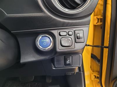2014 Toyota Aqua - Thumbnail